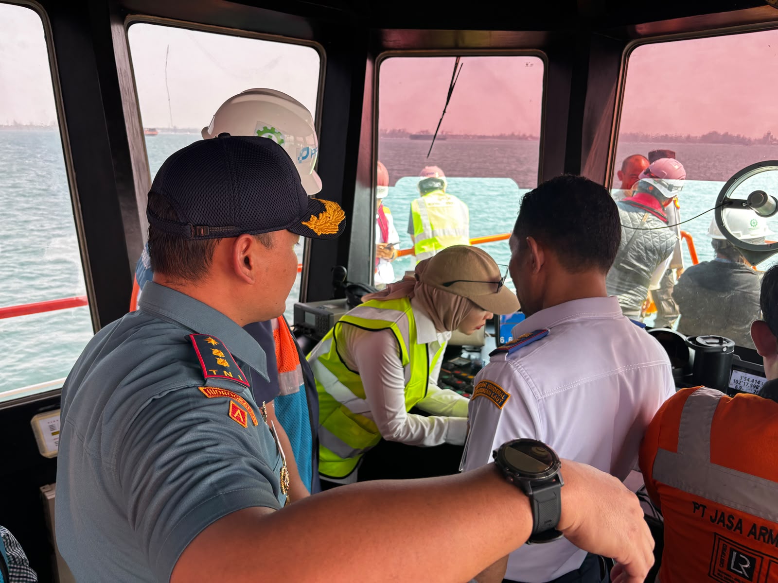 Kunjungan Kerja & Monitoring Normalisasi Alur Pelabuhan Pulau Baai oleh  Komisi V DPR RI, Ibu Hj. Erna Sari Dewi, S.E., M.H.